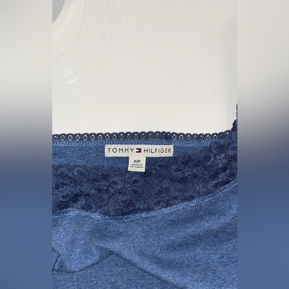 Y2K Tommy Hilfiger Navy Camisole with Lace Detail - Picture 6 of 9